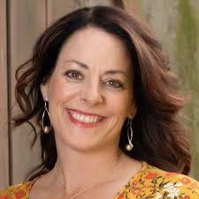 Even When... She Rose: Crews, Marie: 9781959009061: Amazon.com: Books