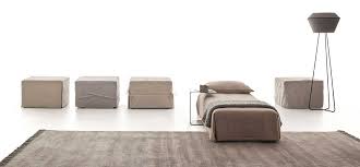 Che siano realizzati in tessuto tecnico o in ecopelle non importa, ognuno dei nostri. I Pouf Letto Singoli Sono Comodi Per Dormire Salotto Perfetto