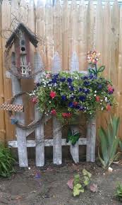 Pin By Heather Ritter On Backgarden Diy Garden Fence Garden Projects Garden Art