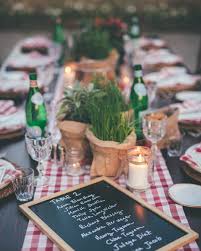 While We Re On The Subject Of Welcome Dinners In Tuscany Have A Look At This In 2020 Italian Dinner Party Decorations Dinner Party Table Settings Italian Dinner Party