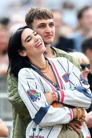 Have a look at the pictures and clips shared with details. Dua Lipa And Anwar Hadid S Relationship Timeline Popsugar Celebrity