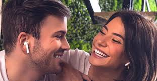 • 1,5 млн просмотров 1 неделю назад. David Carreira Radiante Com Estreia De Carolina Carvalho Na Cama A Ver O Programa Dioguinho Blog