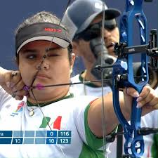 TIGHT. 🔥 Andrea Becerra moves...