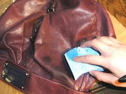 Para pembaca tentu sudah banyak yang faham dam tahu apa itu jaket parasut, bagi yang belum tahu saya akan coba menjelaskannya sepanjang yang saya tahu, jaket parasut adalah salah satu jenis jaket yang lapisan terluarnya terbuat dari bahan parasut. Cara Mengembalikan Warna Tas Yang Pudar Paling Praktis Dan Cepat