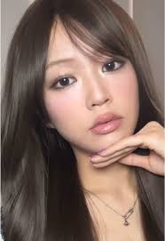 Emi Suzuki Model