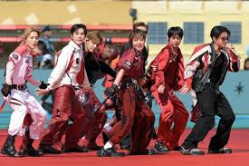 Influenciadoras são canceladas após ataques homofóbicos contra o BTS