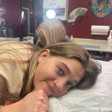 Jodi Barker's Instagram, Twitter & Facebook