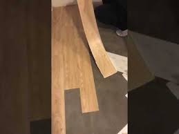 باركي ارضيات لاصق ذاتي متوفر لدى موقع شوبنگ العراق على الفيس بوك Youtube