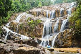 Do you love the outdoors just as much as we do? 15 Gorgeous Waterfalls In Malaysia Even Beginners Can Hike To