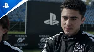 Perguntas e respostas sobre o filme de Gran Turismo: a trajetória de Jann  Mardenborough, de jogador a piloto