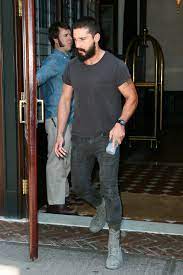30 Shots Of Style Normcore Shia Labeouf Normcore Fashion Shia Labeouf Celebrity Style Men