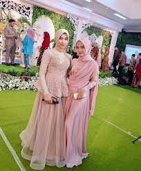 Pin Oleh Nuvph Di Kebaya Batik Gaun Pesta Pakaian Perkawinan Pakaian Pesta