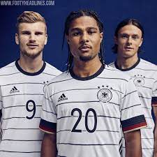 Das neue heimtrikot von adidas überzeugt dabei durch ein streifendesign und setzt mit der deutschlandflagge an den ärmeln ein echtes highlight. Germany Euro 2020 Home Kit Released Footy Headlines