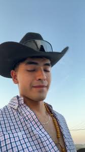 tuReyCarlos (@carlos.avila633)