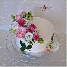Birthday cakes can sometimes look tricky to make at home but we've got lots of easy birthday cake recipes and ideas for amateur bakers to make. Birthday Cake Fresh Flowers Cake By Tortolandia Cakesdecor