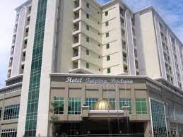 Situato nel cuore della città di taiping, l'hotel taiping perdana offre una piscina coperta, una reception aperta 24 ore su 24 e servizi gratuiti, quali il parcheggio in loco e il wifi. Hotel Taiping Perdana Percutian Bajet