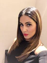 Actress Eyehinakhan Wearing Stunning Gown By Akara By Shruthi Acc Cement Event At Delhi Love You Mom Indische Schonheit Tashan E Ishq