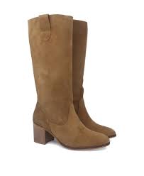 Choose from different camel jacket styles for the perfect layer to complete your outfit. High Boot Bryan Valentina Jacket