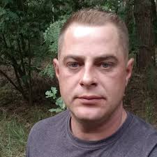 Edit. Nie chodziło mi o ustawienie rozrządu, tylko wymianę kół pośrednich,  wałki się cofały do środka bloku! Witam, macie jakiś sposób na wymianę  łożysk w kołach pośrednich bez rozbierania silnika? Jak podeprzeć