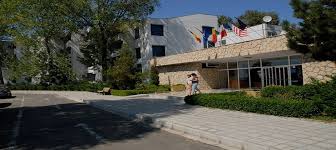 Hotel dunarea 3 stele mamaia este situat in zona de sud a statiunii, la cativa pasi de aqua magic si de plaja, si la 5 minute de mers pe jos de satul de vacanta si de telegondola. Hotel Caraiman Mamaia