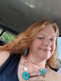 Pictures of gorgeous women wearing beautiful jewels