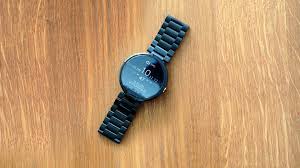 The moto 360 (2nd gen) does come with ip67 certification for resistance against dust and water, but the battery gets a small bump to 400 mah, and the battery life available with the moto 360 (2nd gen). Tbt Warum Ihr Die Motorola Moto 360 Nie Vergessen Solltet Nextpit