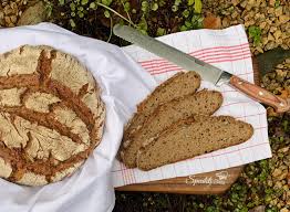 La recette aborde le pain de base, dit le pain. Pain Maison Au Seigle Franzosisches Hausbrot Mit Hellem Roggen Und Saaten Speedelicious
