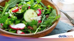 Karena bosan makan nasi yang itu itu aja dan suami sudah mau makan salad sayur sekarang jadi lumayan sering bikin. Sayuran Mentah Vs Matang Mana Yang Lebih Bagus Buat Diet