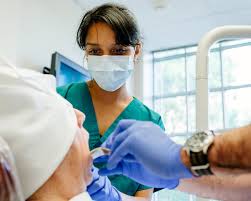 We specialize in the complex treatment of oral surgery cases, and are experts in procedures such as wisdom teeth, tooth extractions, dental implants, all on four, tmj. Oral And Maxillofacial Surgery Clinic School Of Dentistry Uab