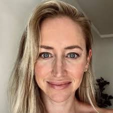 Stephanie Hellmann's Instagram, Twitter & Facebook