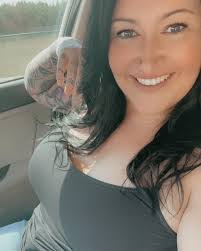 Donna Manning's Instagram, Twitter & Facebook