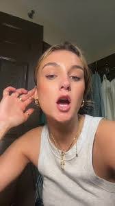 Daisy Dowd's Instagram, Twitter & Facebook