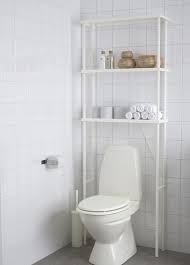 deco de toilettes originales 31 idees pour decorer vos wc ctendance en 2020 petit meuble pour salle de bains rangement ouvert ikea deco toilettes