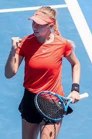 Amanda Anisimova Of The Us Reacts During Her Women S Singles Tennis Players Female Tennis Players Sport Tennis