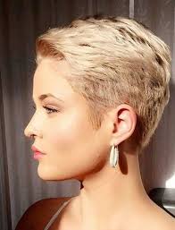Mnoho hereček již vyzkoušeli kouzelný obraz sebe sama. Roztomile Ucesy Pro Kratke Vlasy 2018 2019 Rok Nejlepsi Kratke Ucesy A Ucesy V Ruznych Stylech Short Hair Styles Pixie Short Pixie Haircuts Very Short Hair