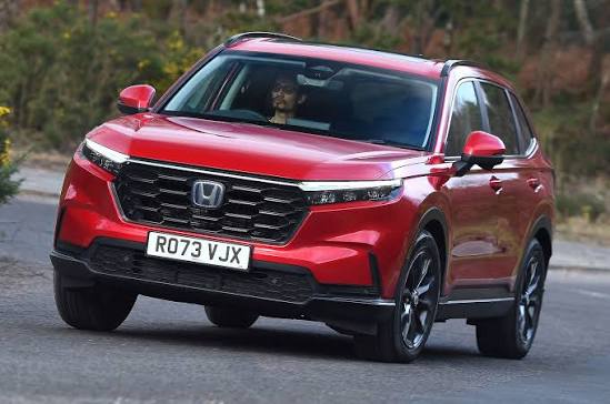 REVIEW: The Honda CR-V is a family SUV that counts the hugely-popular Kia Sportage and Hyundai Tucson among its key rivals, but how does it stack up against those cars? 🤔 Read