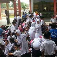 Dari segi kehidupan sekskupun aku pagi itu aku libur sekolah, biasa katanya ada rapat guru, mama sudah berangkat ke kantornya. Sekolah Kebangsaan Puchong Indah 1 Tip From 66 Visitors