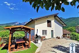 Immersa in un bellissimo giardino privato di. Affitti Case Vacanze Val Di Non Appartamenti Case E Ville Vacanze Val Di Non