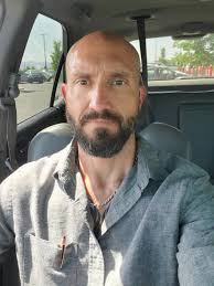 Sharing personal experiences with higher intelligence and sensitivity