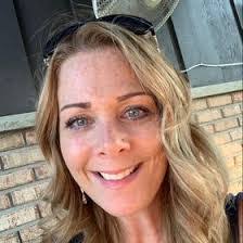 Nikki Parkhurst's Instagram, Twitter & Facebook