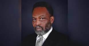 Earl Stephens's Instagram, Twitter & Facebook