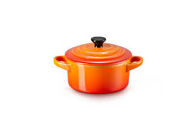 About a year ago we mentioned a trend we were seeing in cookware: Stoneware Petite Casserole Le Creuset Uk