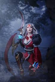 The new blood moon diana skin is amazing, but is she rivaling ap aatrox, the one shot god? League Of Legends Featured Cosplay Blood Moon Diana Dianna Anissa Cosplay Photo Zeno Facebook
