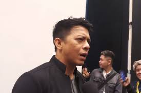 Bbm gb7 telah ku tentukan arah ebm ab7 db yang akan ku tempuh di sisa hidupku cm f bbm karna telah ku temukan gb f kisah yang ku inginkan dan. Lirik Dan Chord Lagu Kau Yang Kuinginkan Dari Noah