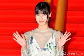 橋本愛、シースルーワンピで肌見せ アンバサダーとして東京国際映画祭に登場 | マイナビニュース