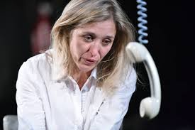 Kako pa ti praviš adijo? ČLOVEŠKI GLAS nocoj, 24. 10. 2018, ob 20.00 na  malem odru SNG Nova Gorica "Prisegla sem si, da te ne bom vznemirjala, da  te bom pustila mirno