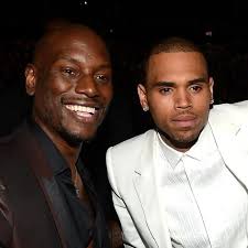 Chris Brown promete lanzar algo de música nueva antes de que comience la  gira.