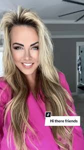 Kelly Redfern's Instagram, Twitter & Facebook