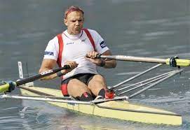 The olympic champion says a social media post from his norwegian rival olaf tufte bought tears to his eyes. Tufte Guy Rowing By The Seat Of His Pants Reuters Com