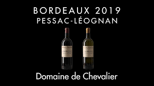 Domaine de chevalier is distinctive as one of the few graves estates that make powerful yet graceful white and red wine. Bordeaux 2019 Domaine De Chevalier Pessac Leognan Youtube